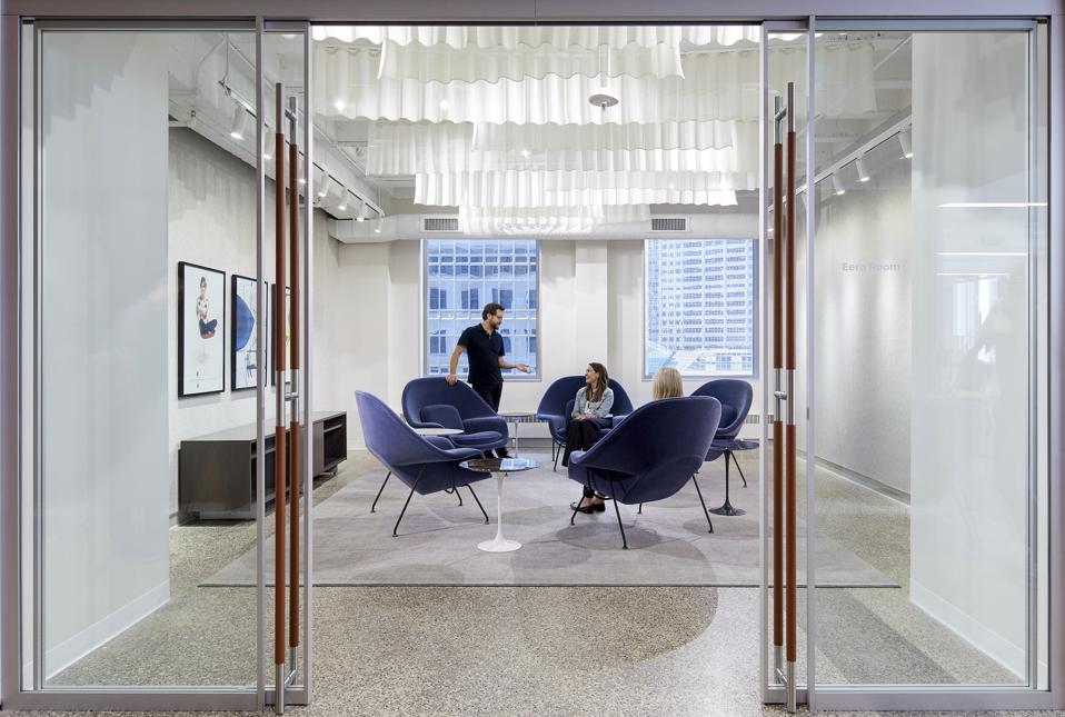 Why Office Spaces Should Revive Meaningful Conversations