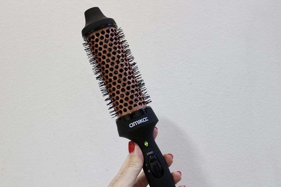 Amika Blowout Babe Thermal Round Brush Review 2026 - Forbes Vetted