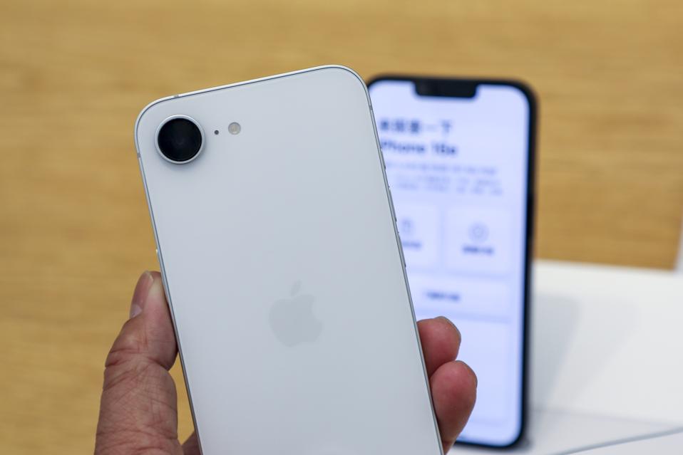 Apple iPhone 16e Goes On Sale In China