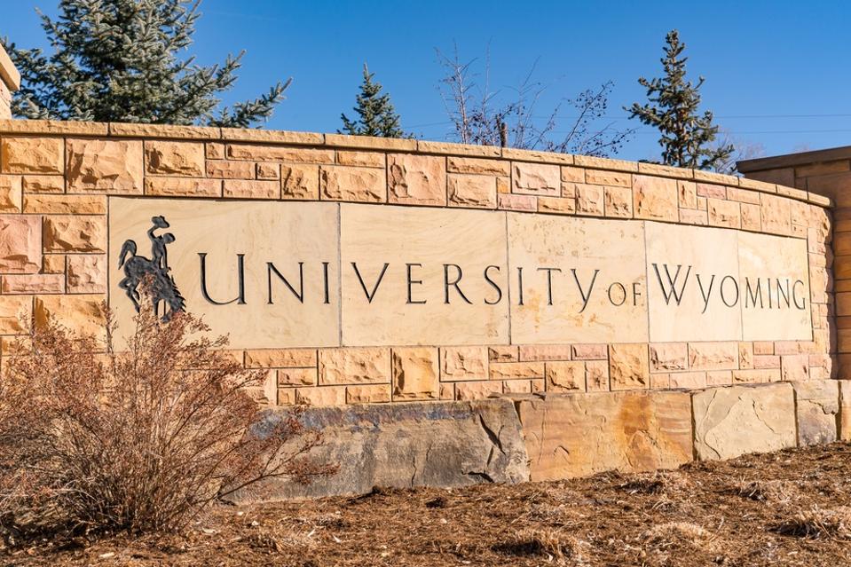 University Of Wyoming Faculty Senate Votes No Confidence In President