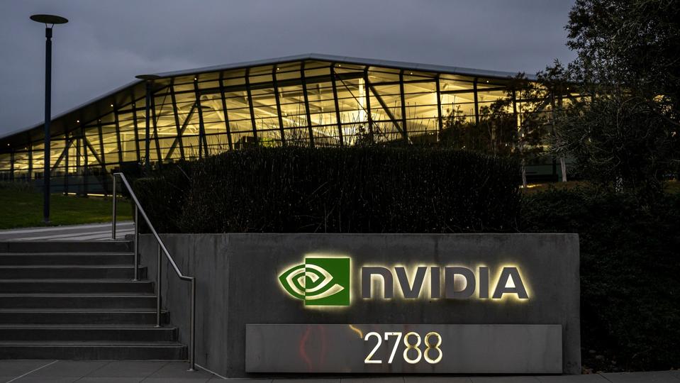 Trump Officials Discuss Tighter Curbs On Nvidia China Sales