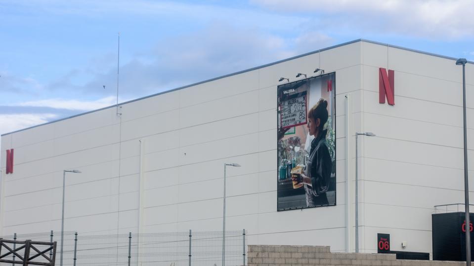 Netflix Confirms That Subscribers Spend An Average Of Two Hours A Day On The Platform And Increases Prices