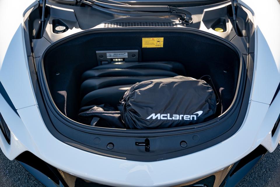 New-2025-McLaren-Artura interior