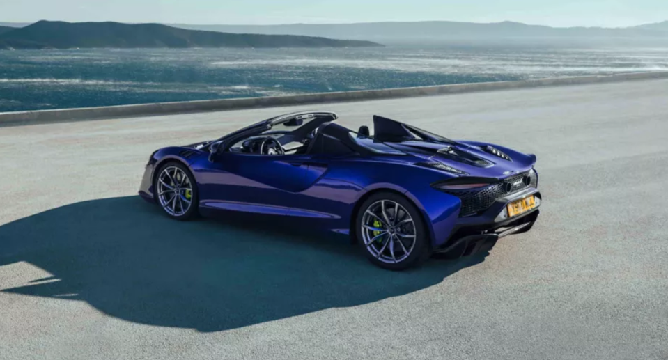 2025 McLaren Artura Main pic