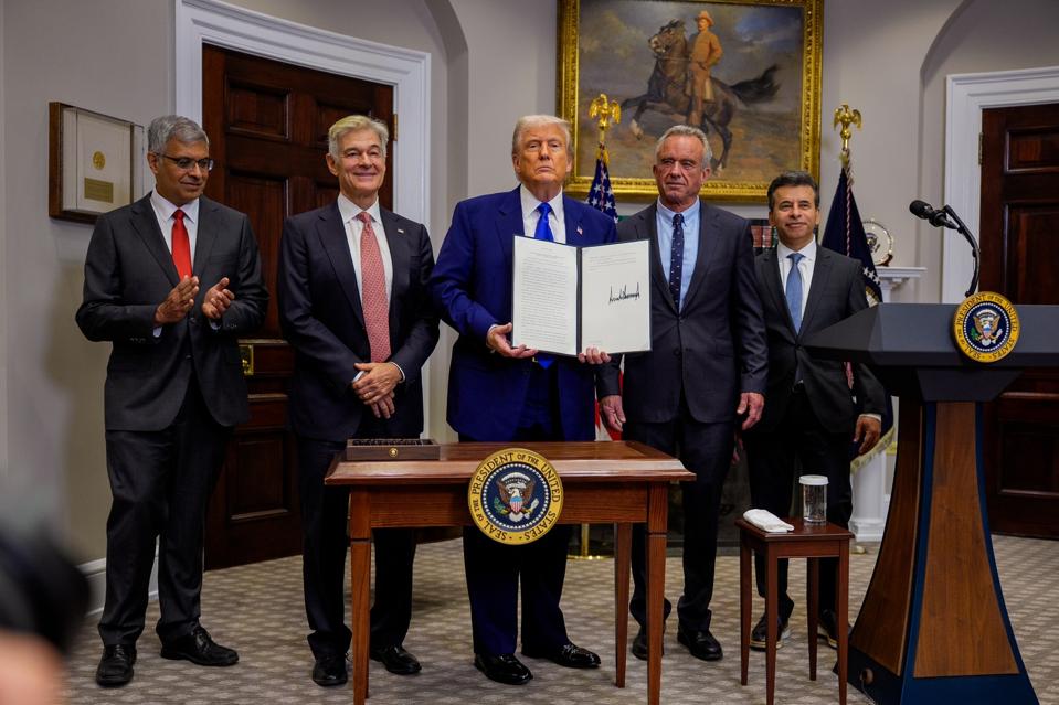 Trump Signs Executive Order To Decrease Drug Prices. Here Are The Pros ...