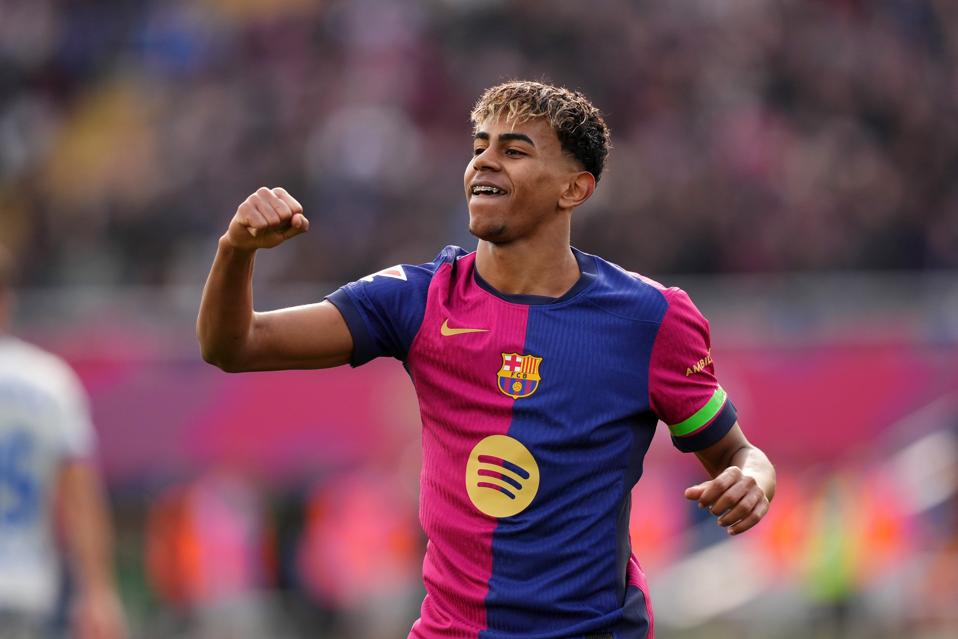 FC Barcelona v Deportivo Alaves - La Liga EA Sports