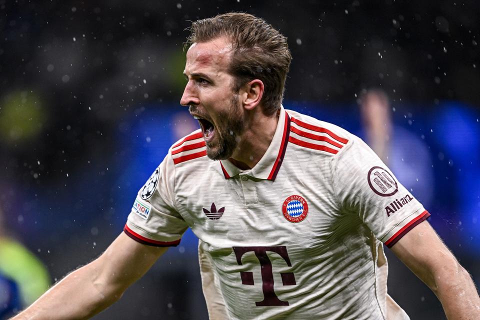 Bayern Monaco striker Harry Kane celebrating.