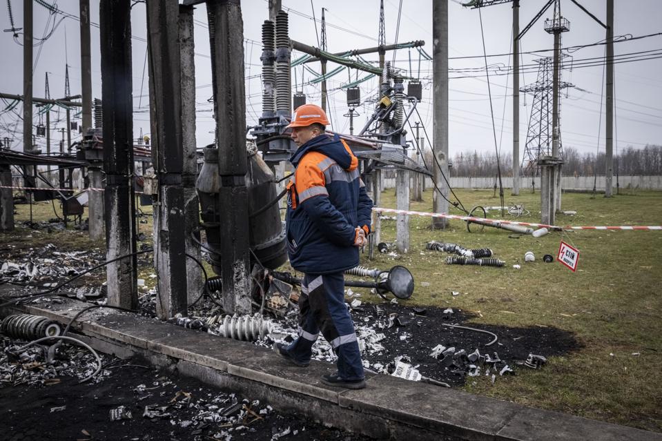 Key Infrastructure Attacked, Leaving Kyiv With Further Power And Water Outages