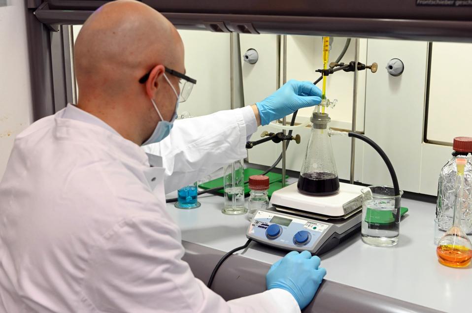 Lithium extraction from geothermal water