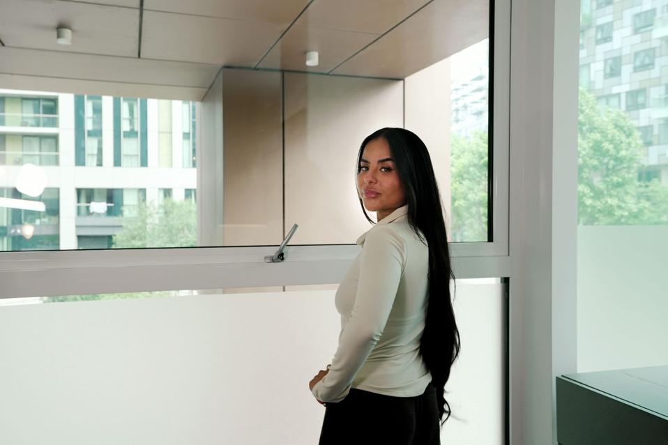 7 LinkedIn laws to develop your personal brand and business