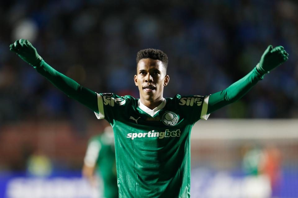 Bolivar v Palmeiras - Copa Libertadores 2025 Chelsea's Estevao Willian celebrates