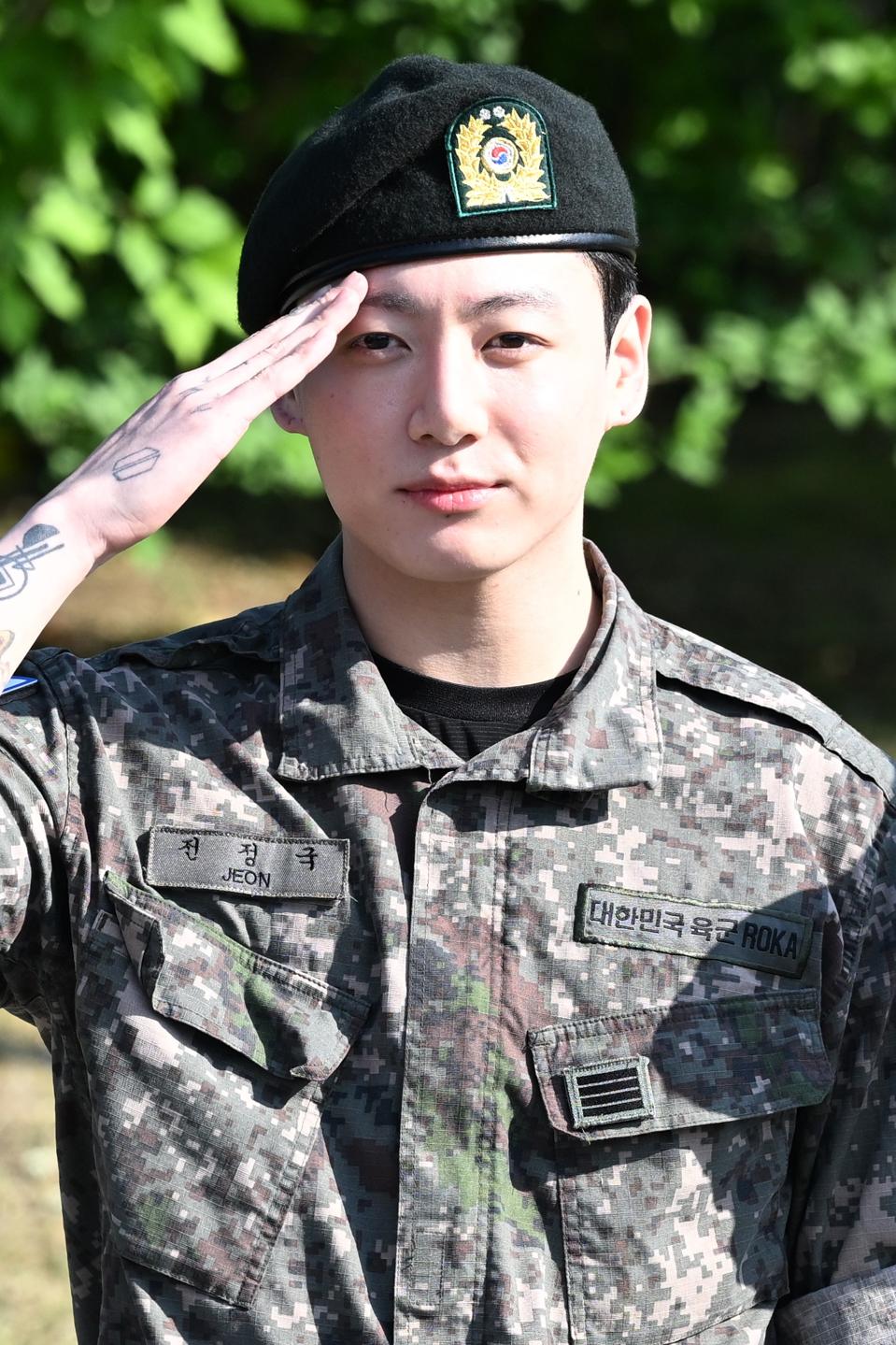 BTS ' Jung Kook and Jimin Discharged from Military