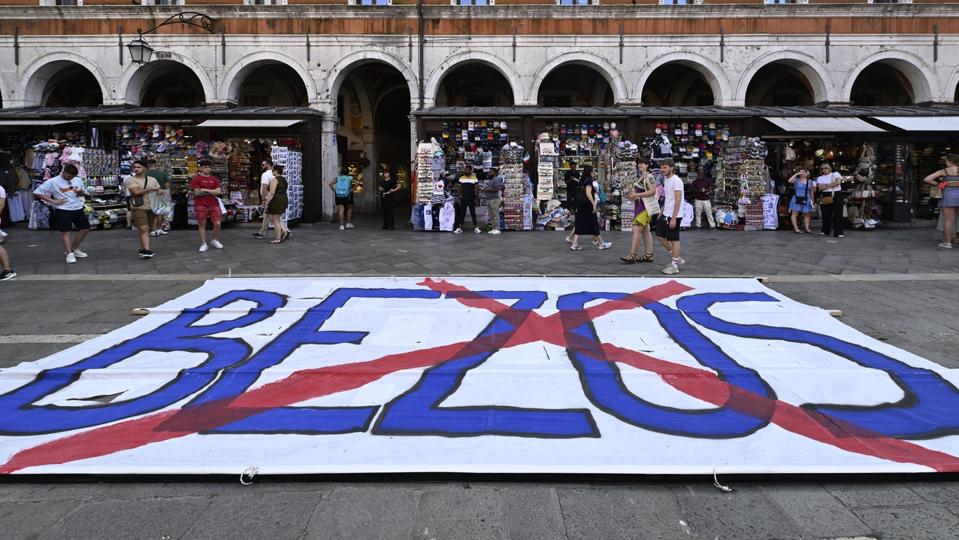 ITALY-WEDDING-BEZOS-VENICE-TOURISM