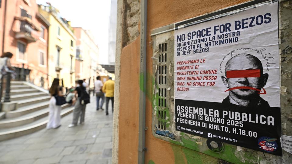 ITALY-WEDDING-BEZOS-VENICE