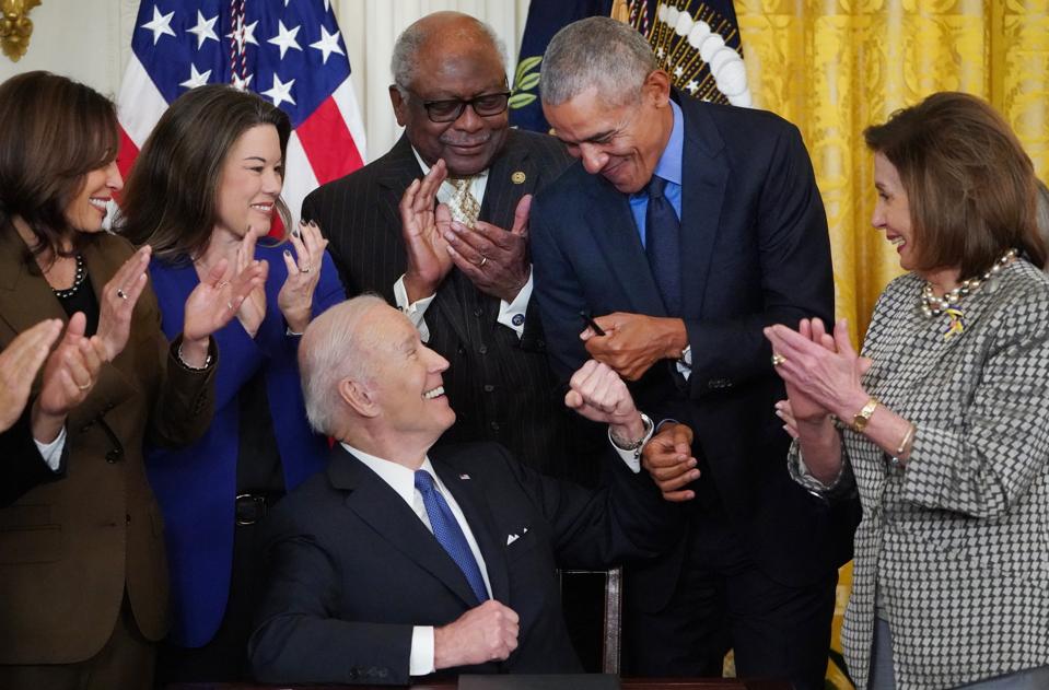 TOPSHOT-US-POLITICS-BIDEN-ACA