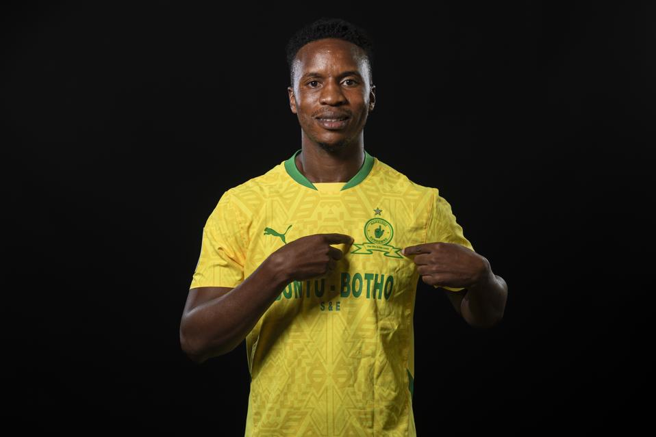 How Themba Zwane And Mamelodi Sundowns Are Taking Shoe Shine