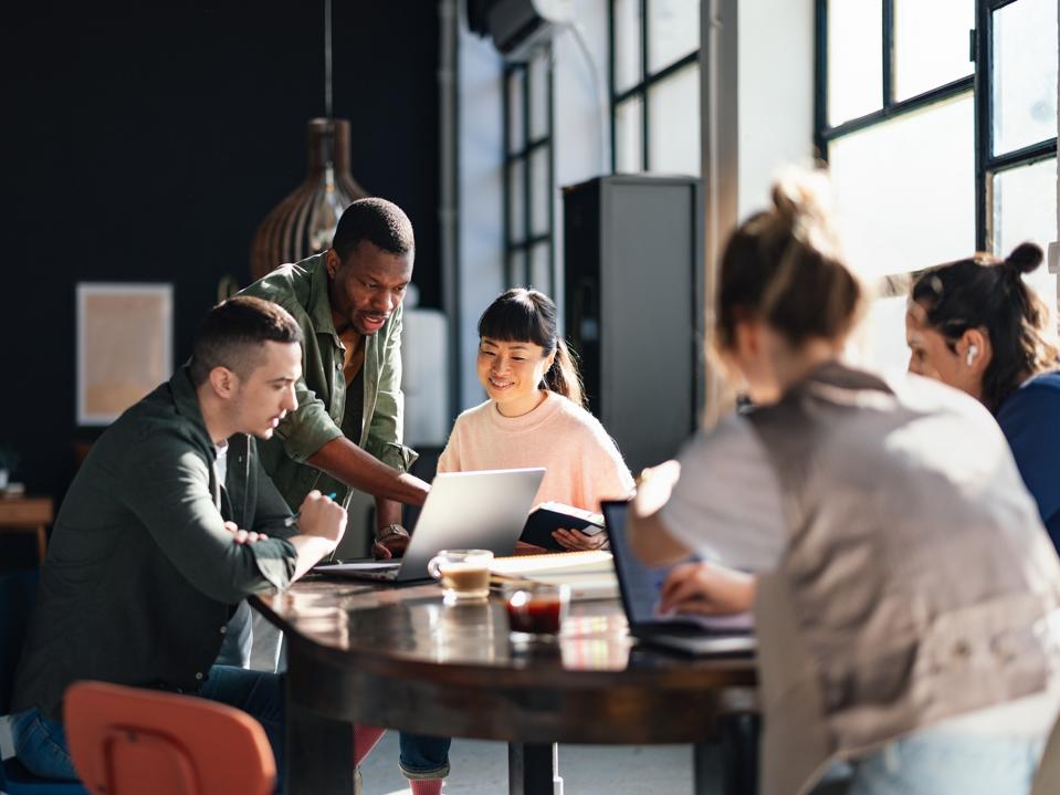 הפסיכולוג של העתיד: איך הציבור רואה טיפולים נפשיים עם בינה מלאכותית?