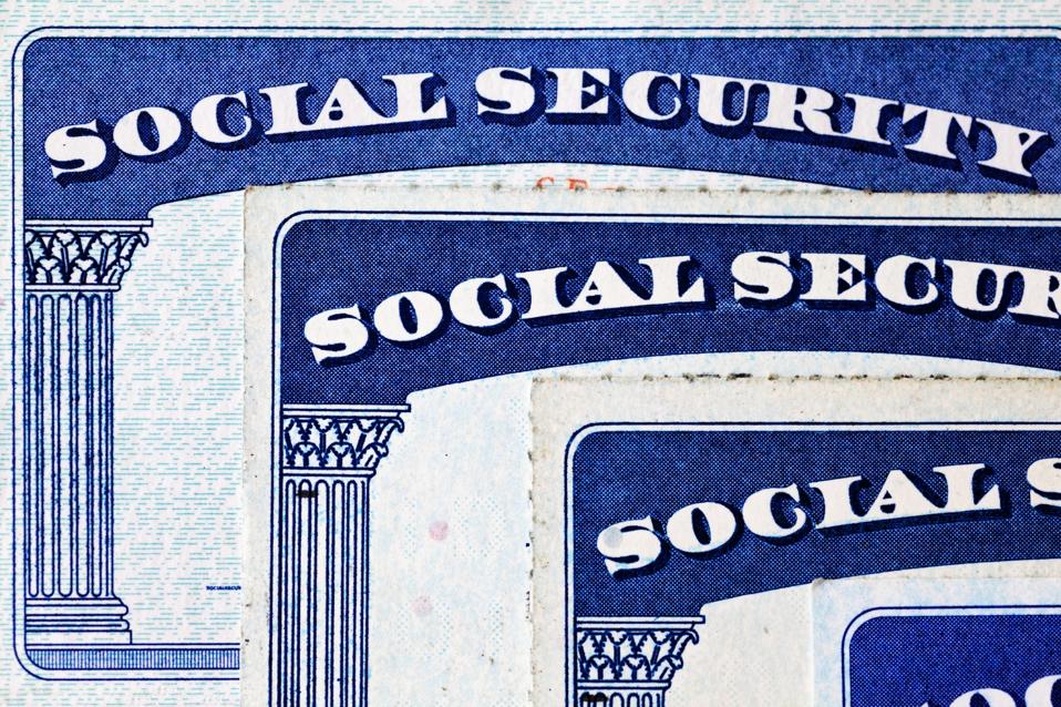 Aliviar los desafíos del Seguro Social a través de los pasos clave de la política es factible. 