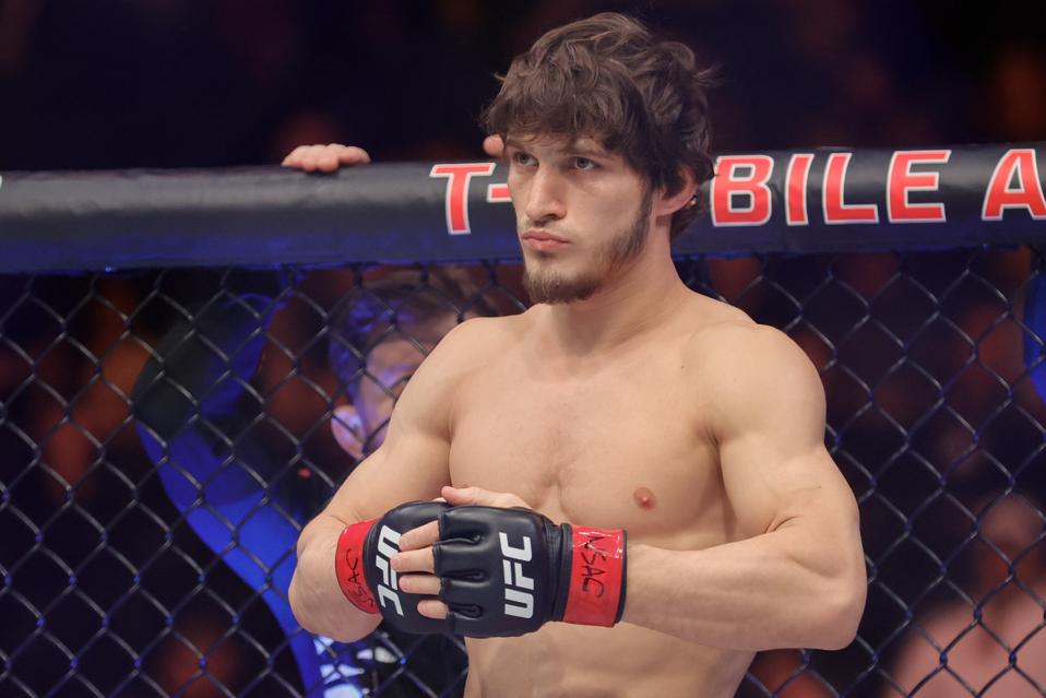 UFC 310: Pantoja v Asakura