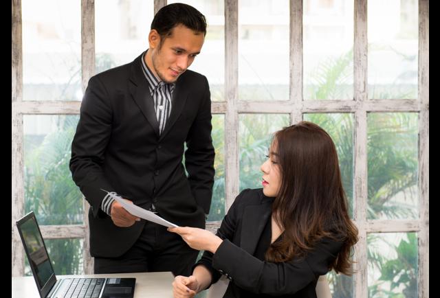 Unmistakable Signs Your Boss is Undermining You at the Workplace Unmistakable Signs Your Boss is Undermining You at the Workplace