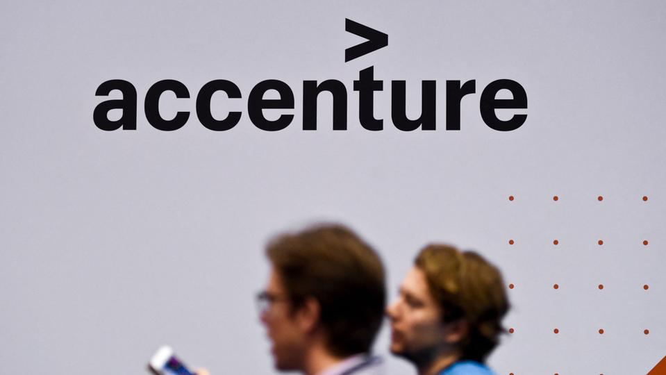 Accenture's stock dips 7% on lower bookings in Q3 2025, despite revenue and earnings beat.