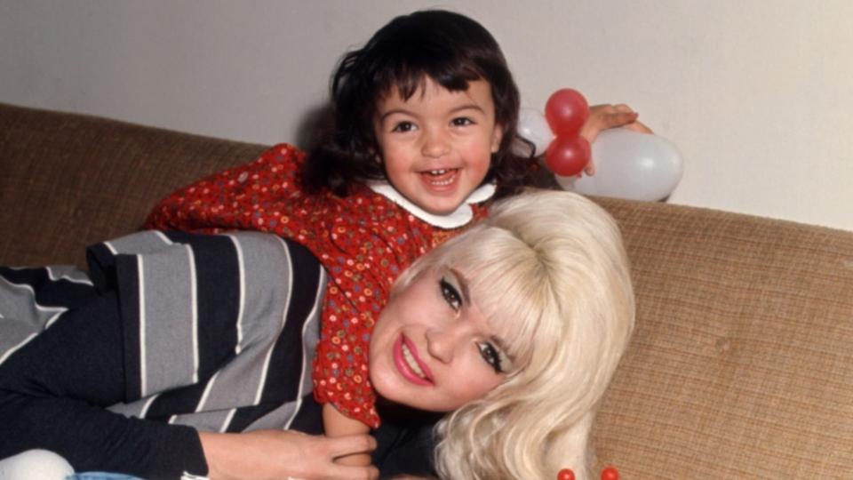 Mariska Hargitay and Jayne Mansfield in "My Mom Jayne."