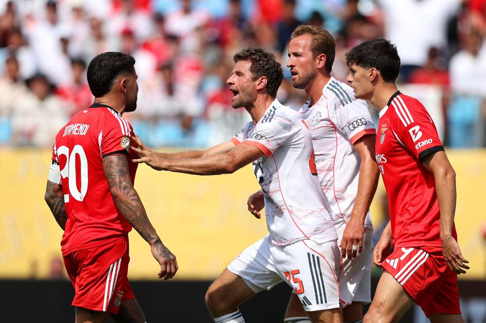 SL Benfica v FC Bayern München: Group C - FIFA Club World Cup 2025