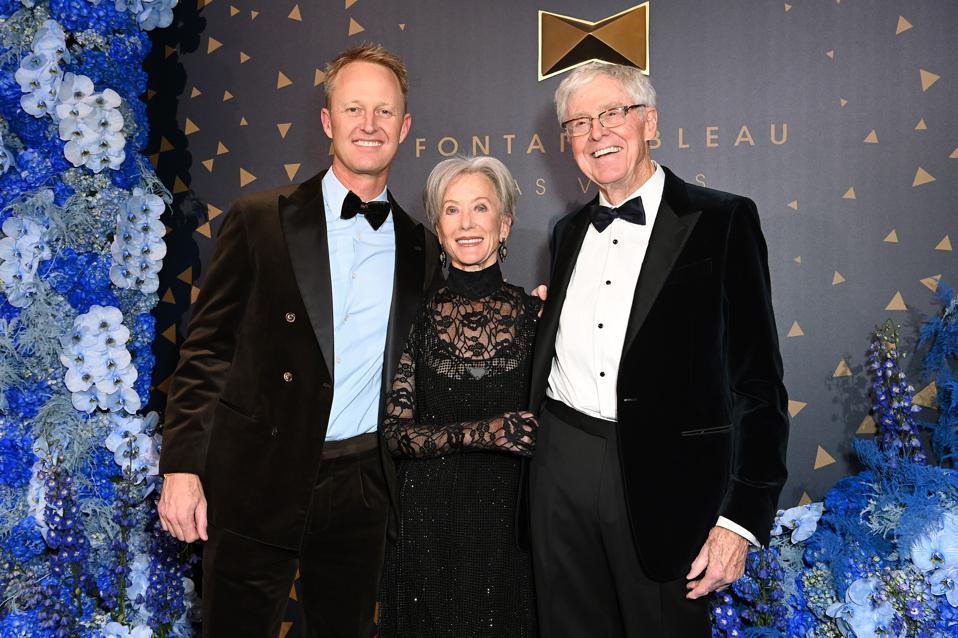 Fontainebleau Las Vegas Star-Studded Grand Opening Celebration - Arrivals