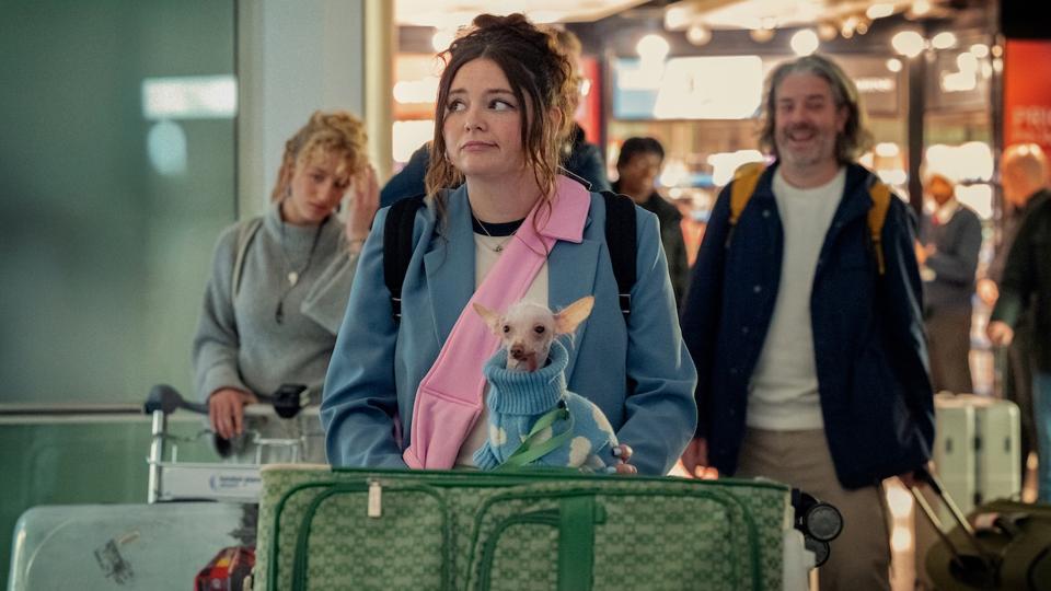 Megan Stalter in 'Too Much' on Netflix.