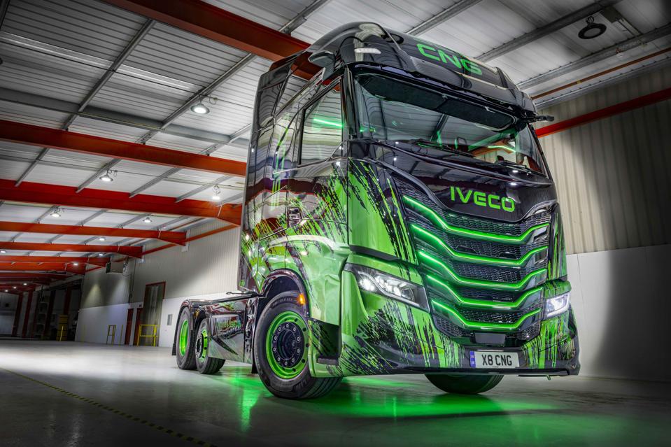 Green under lit Iveco S-Way 6x2 cab with green and black livery