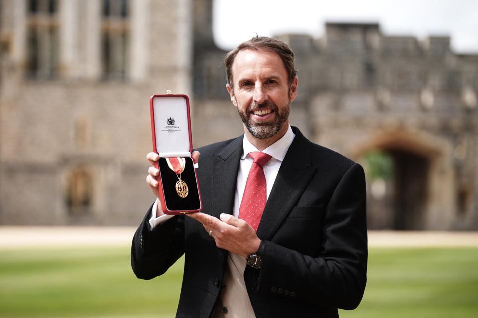 BRITAIN-ROYALS-AWARDS