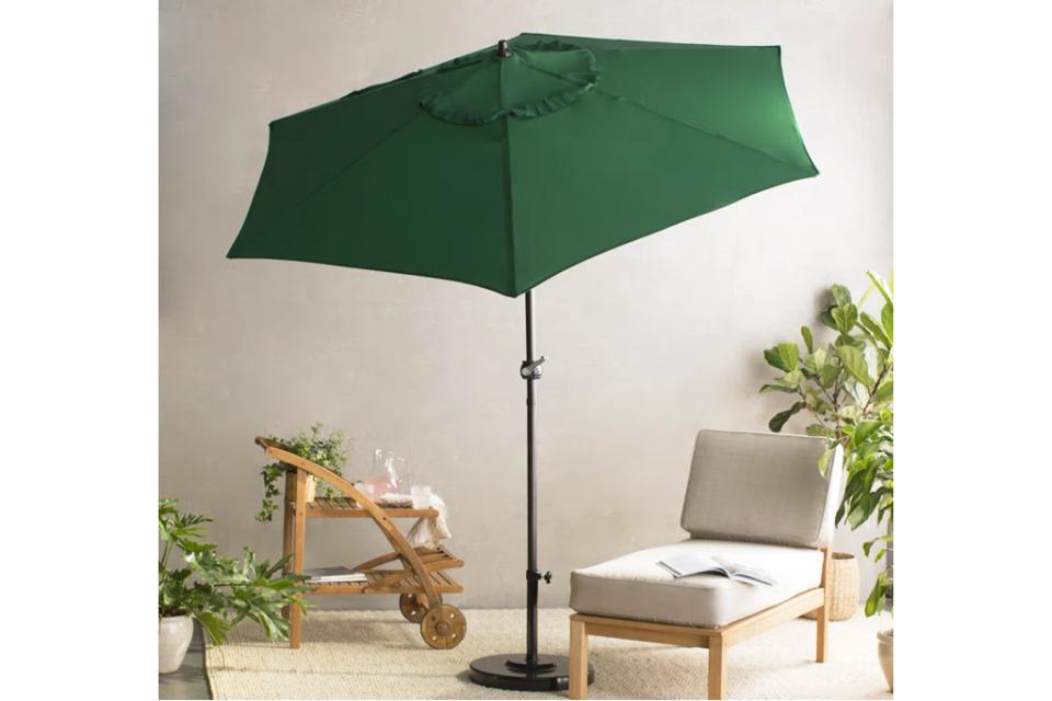 destination gear patio umbrella Amazon.com: Heininger 1326 DestinationGear Italian Yellow and White 6'  Acrylic Striped Patio Pole Umbrella : Patio, Lawn & Garden
