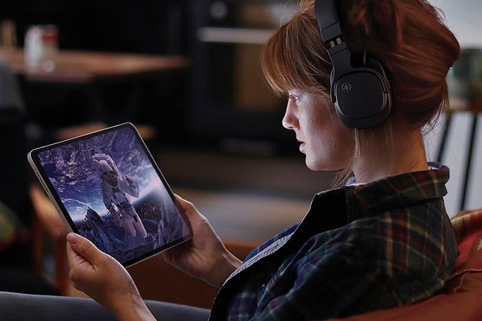 Yamaha YH-L500A lifestyle