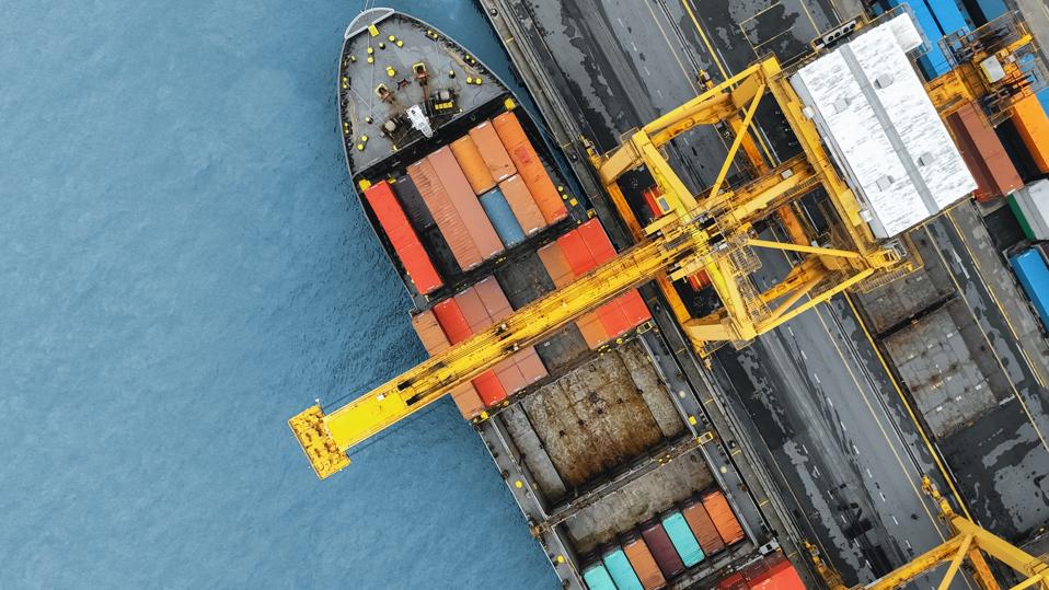 Container transport of exported goods in the port