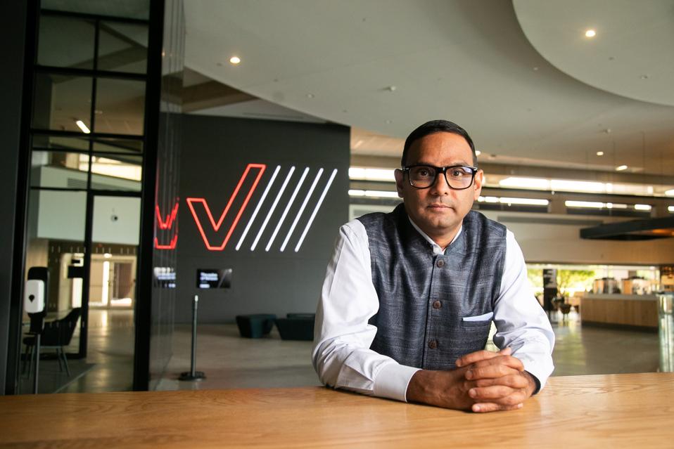 Sampath, chief executive officer of Verizon Consumer Group