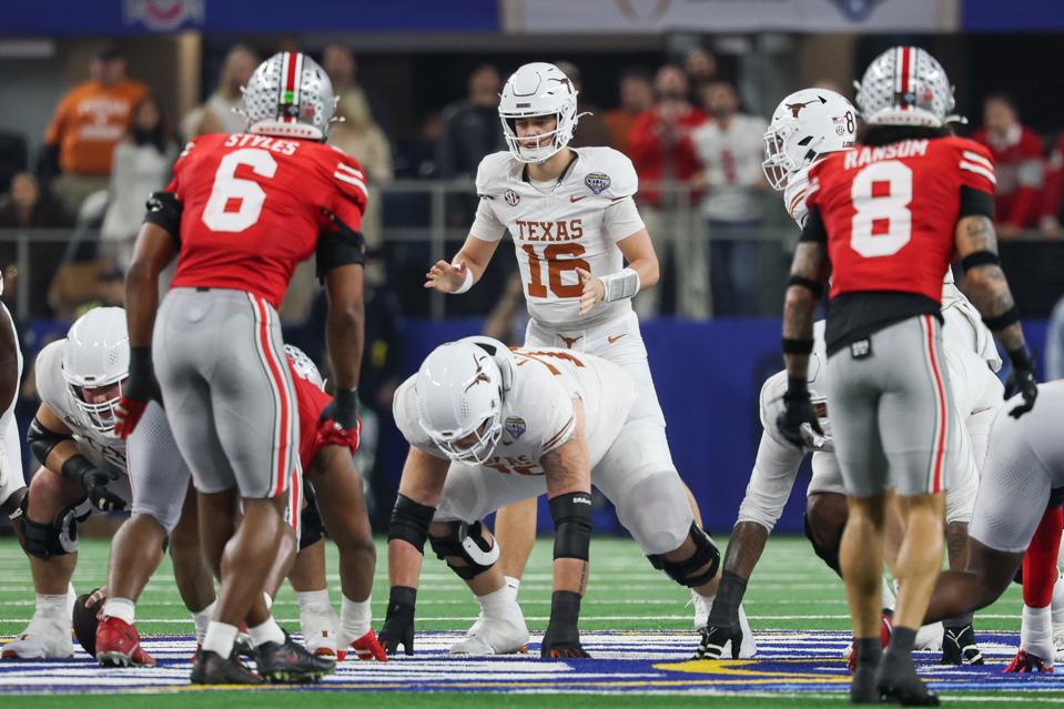 COLLEGE FOOTBALL: JAN 10 CFP Semifinal Cotton Bowl Classic - Ohio State vs Texas