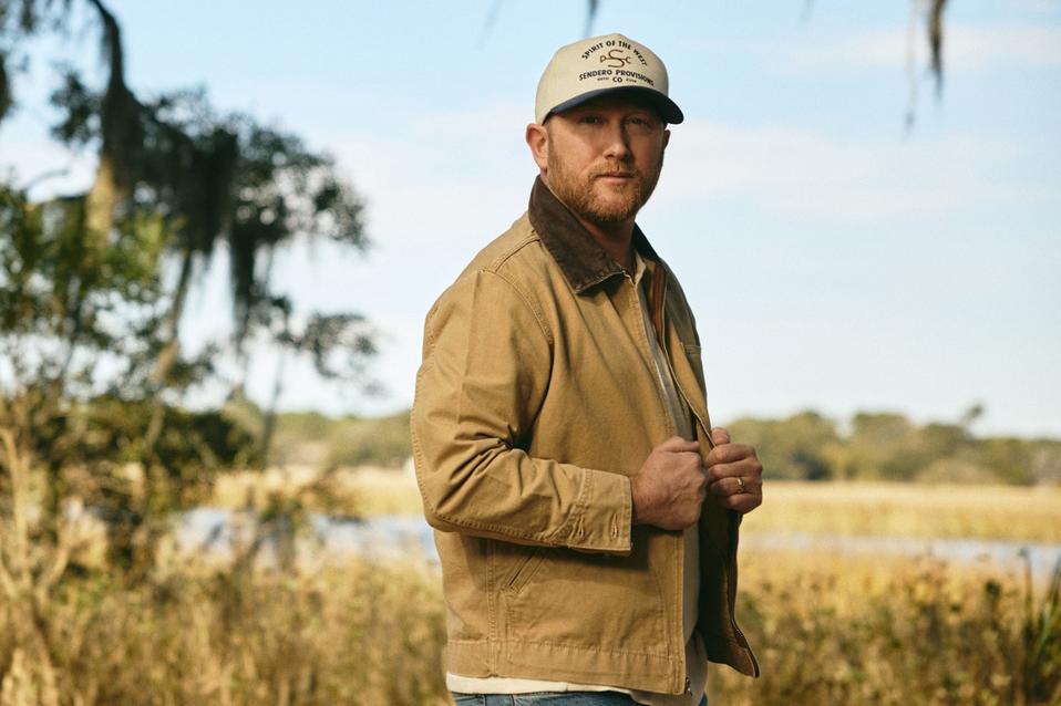 Singer/songwriter Cole Swindell