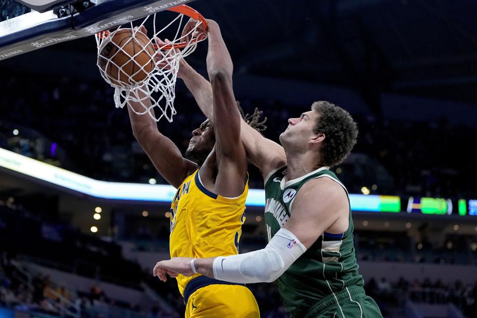 Milwaukee Bucks v Indiana Pacers