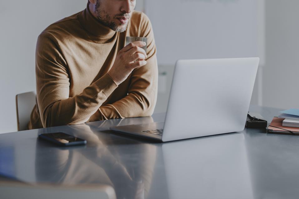 5 ChatGPT prompts to completely replace your marketing team in 30 days