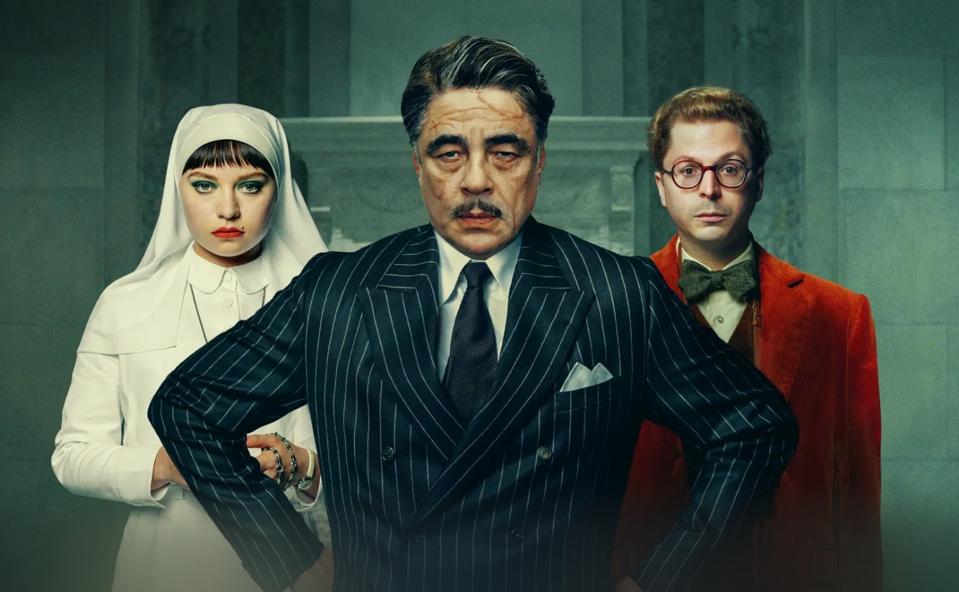 The Phoenician Scheme partial poster featuring Mia Threapleton, Beneicio Del Toro and Michael Cera.