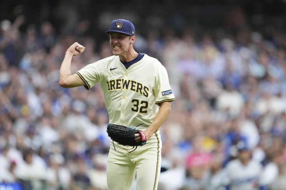 Los Angeles Dodgers v Milwaukee Brewers