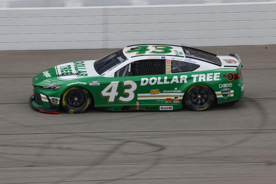 AUTO: JUN 08 NASCAR Cup Series FireKeepers Casino 400