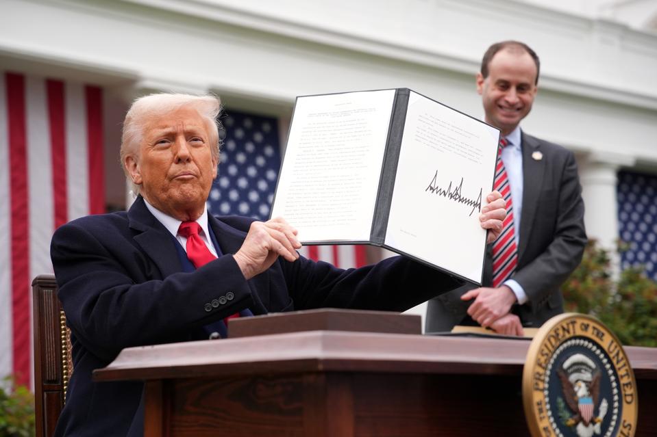 President Trump signs 