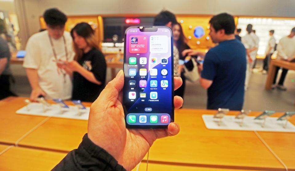 AI Smartphone iPhone 16e