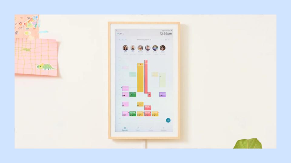 Graphic Hearth Display: This Organizer Fixed Our Family’s Daily Schedule Chaos