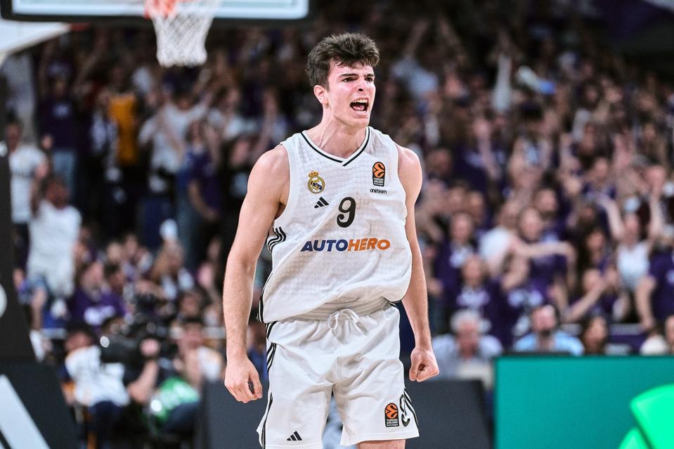 Real Madrid v Olympiacos Piraeus Istanbul: Play Offs game 4 - 2024/2025 Turkish Airlines EuroLeague