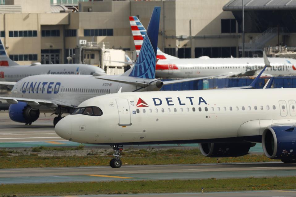 Delta Airlines At Los Angeles International Airport