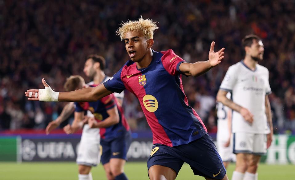 FC Barcelona has reportedly made a decision on signing Inter Milan's Denzel Dumfries.