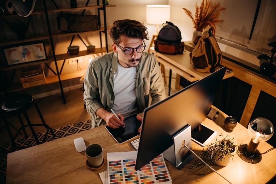 Generative AI Accelerates Small Business Branding Adoption