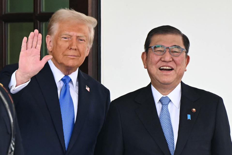 TOPSHOT-US-JAPAN-POLITICS-DIPLOMACY-TRUMP